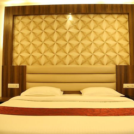 Hotel Shivananda Hospet Zewnętrze zdjęcie