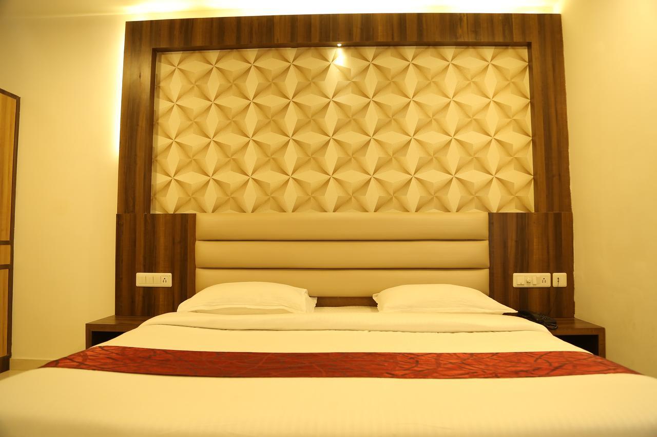 Hotel Shivananda Hospet Zewnętrze zdjęcie