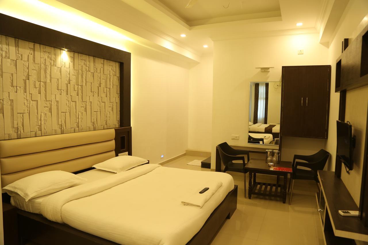 Hotel Shivananda Hospet Zewnętrze zdjęcie