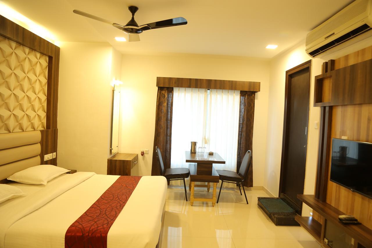 Hotel Shivananda Hospet Zewnętrze zdjęcie