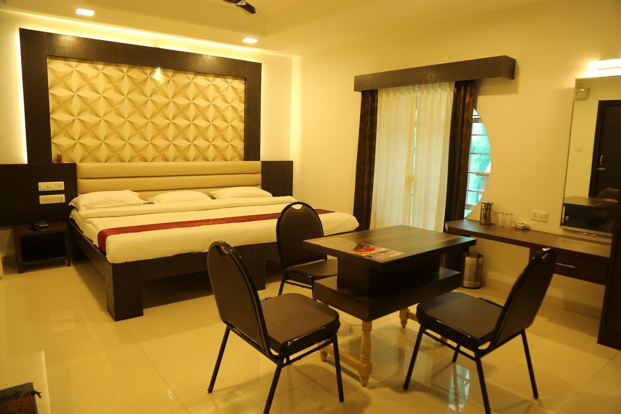 Hotel Shivananda Hospet Zewnętrze zdjęcie